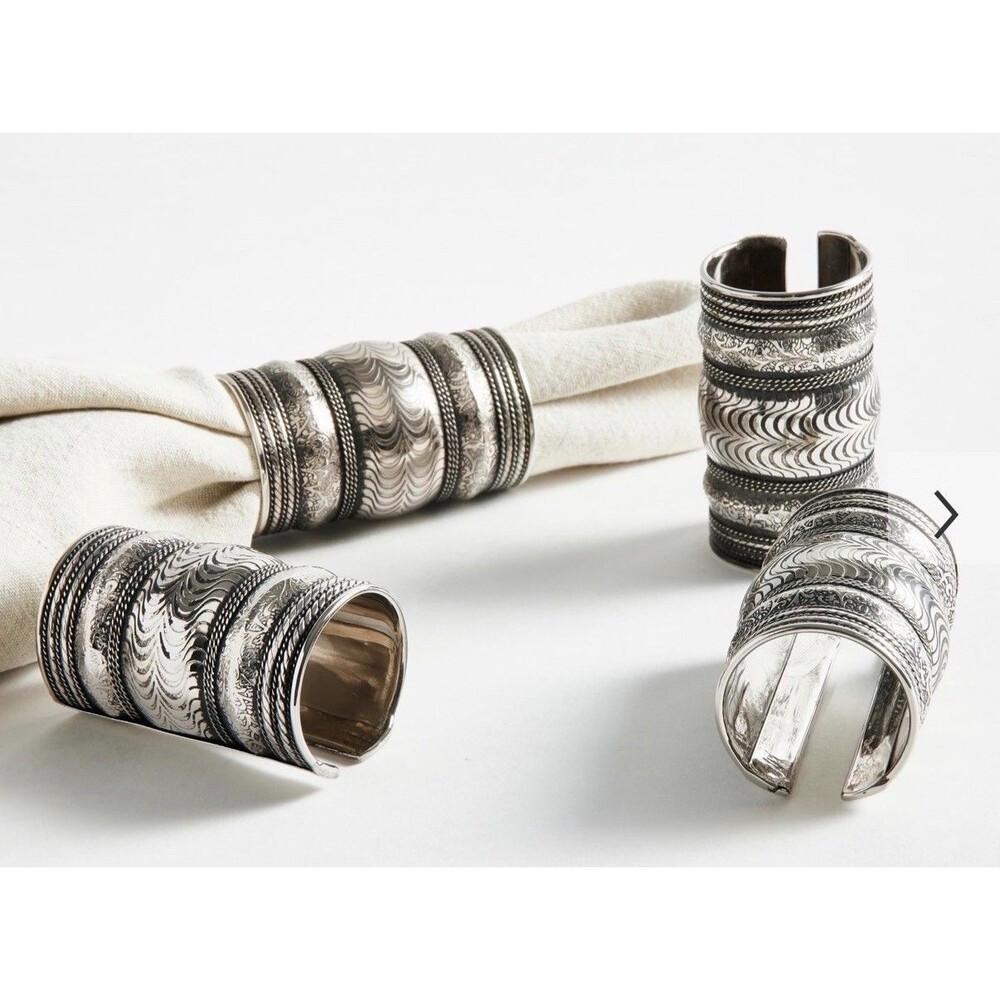 Pottery barn Etched Bangle Napkin Ring Set of 4 silver color